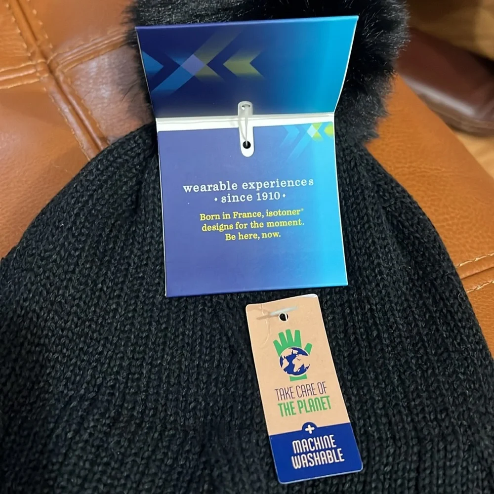 NWT Isotoner Women's Chenille Hat with Faux Fur Pom - Picture 3 of 3